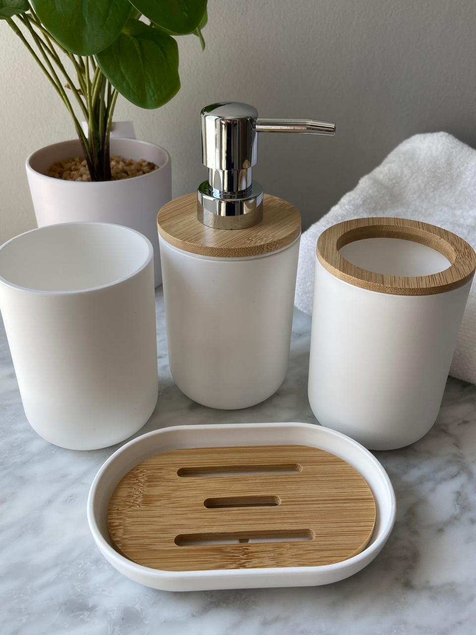 SET DE BAÑO NEGRO/BLANCO BAMBOO