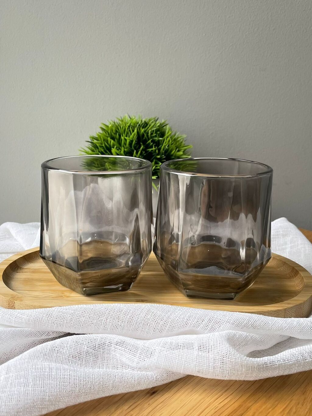 VASO HEXAGONAL NEGRO X6 UNIDADES 290 ML