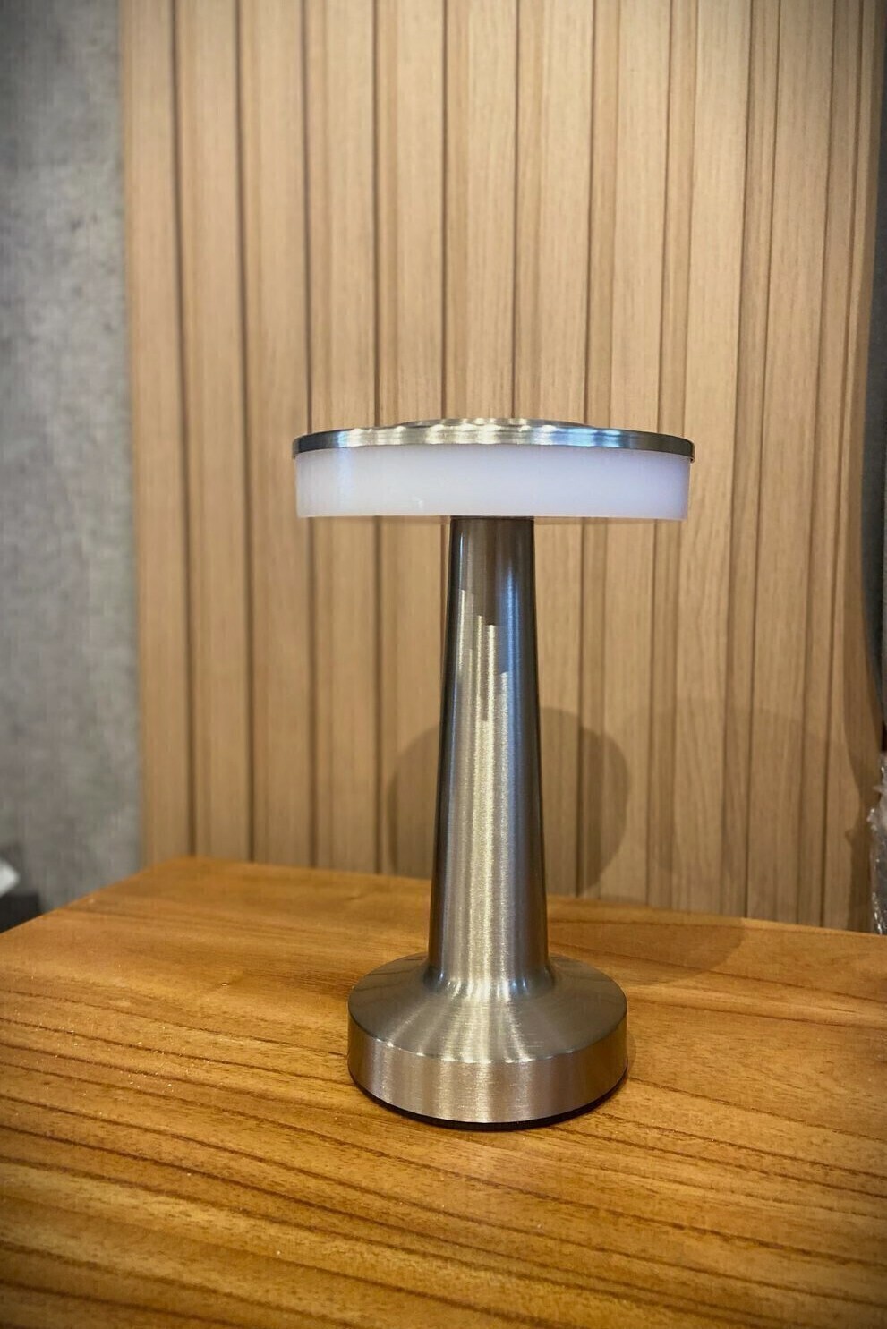LAMPARA LED BAJA PLATEADA