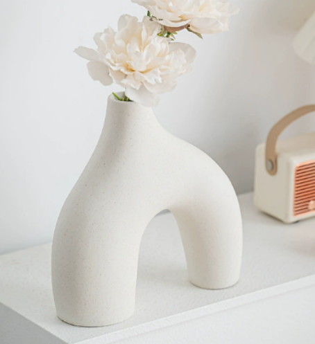JARRON CERAMICA ARENA TAMAÑO : 15.5*6*17CM