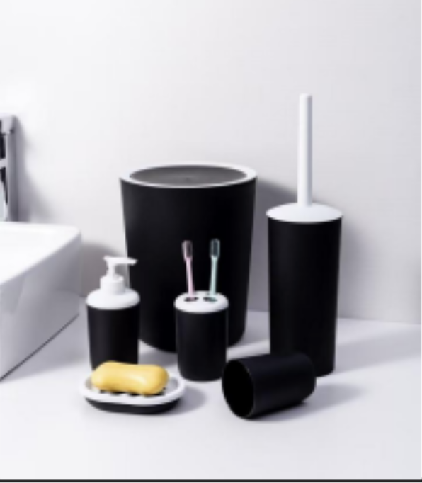 SET X 6 DE BAÑO DISPENSER, PORTA CEPILLO, VASO, JABONERA, CEPILLO DE INODORO Y CESTO DE BASURA DE PLASTICO NEGRO CON BLANCO